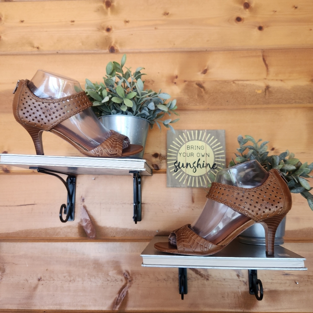 Corso Como 💜 Carnaby‎ Brown Leather Open Toe Heels Whipstich Perf Sandals 7.5M